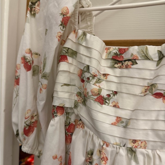 Abercrombie and fitch Puff-sleeve strawberry Print mini dress - Picture 2 of 8